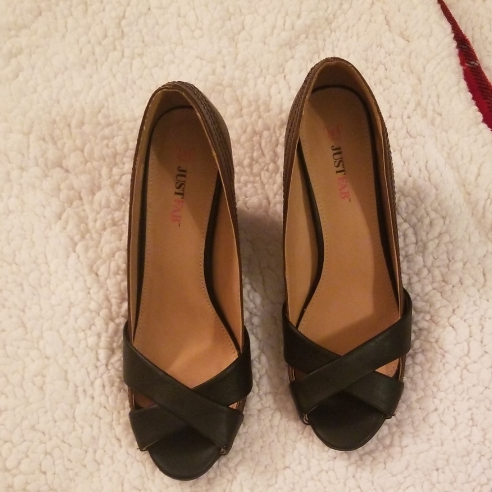 NWOT wedge heel sandals